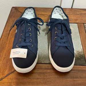 Tommy Bahama women’s size 8.5 dark blue & white Sneakers new with tags
